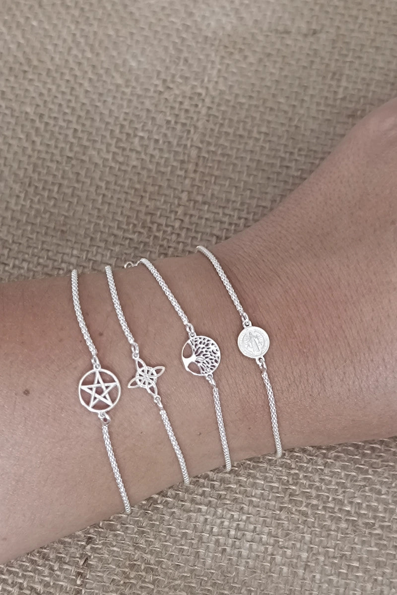 Pulsera "Wiccan Shield": Nudo de Bruja en Plata y Cadena Coreana