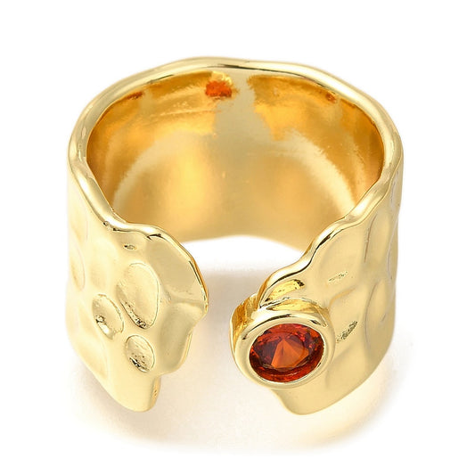 Anillo Ajustable Étnico Dorado con Circonita Roja - Fuego y Prosperidad