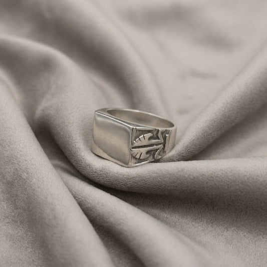Anillo Sello Caballero de Plata de Ley 925 con Relieve Lateral