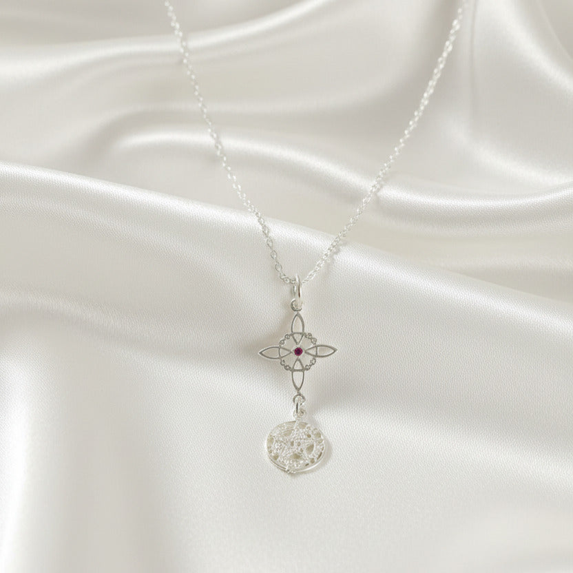 Colgante "Fuerza Vital" en Plata de Ley - Amuleto Nudo de Bruja, Tetragramatón y Gema Roja