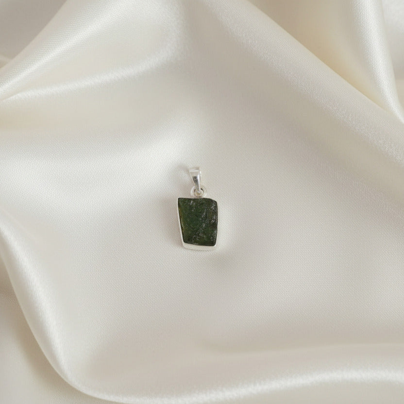 Colgante Moldavita en Plata de Ley 925 - Piedra Natural Transformadora