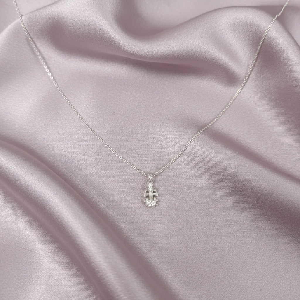 Colgante Mini "Luz de Caravaca" – Cruz de Plata de Ley (10x6 mm)