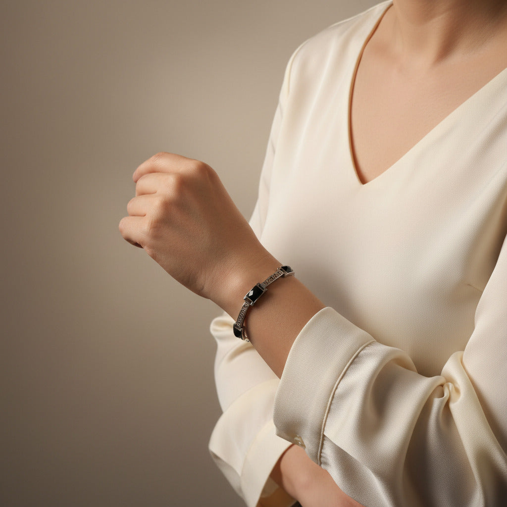 Pulsera de Plata de Ley 925 con Piedras Negras Facetadas - Regalo Elegante para Mujer