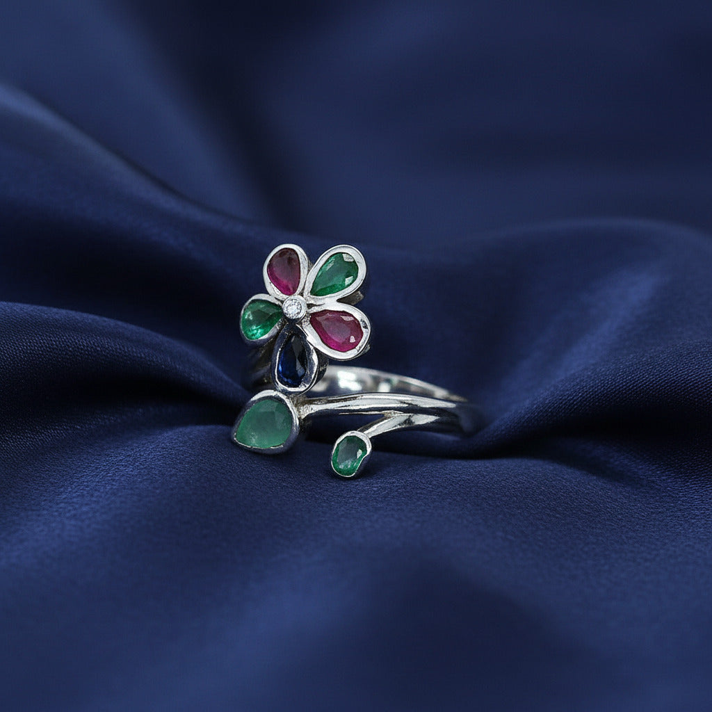 Anillo Flor de las Tres Gemas de Plata de Ley 925 con Esmeralda, Rubí y Zafiro - Amuleto de Poder Espiritual y Regalo de Alta Vibración