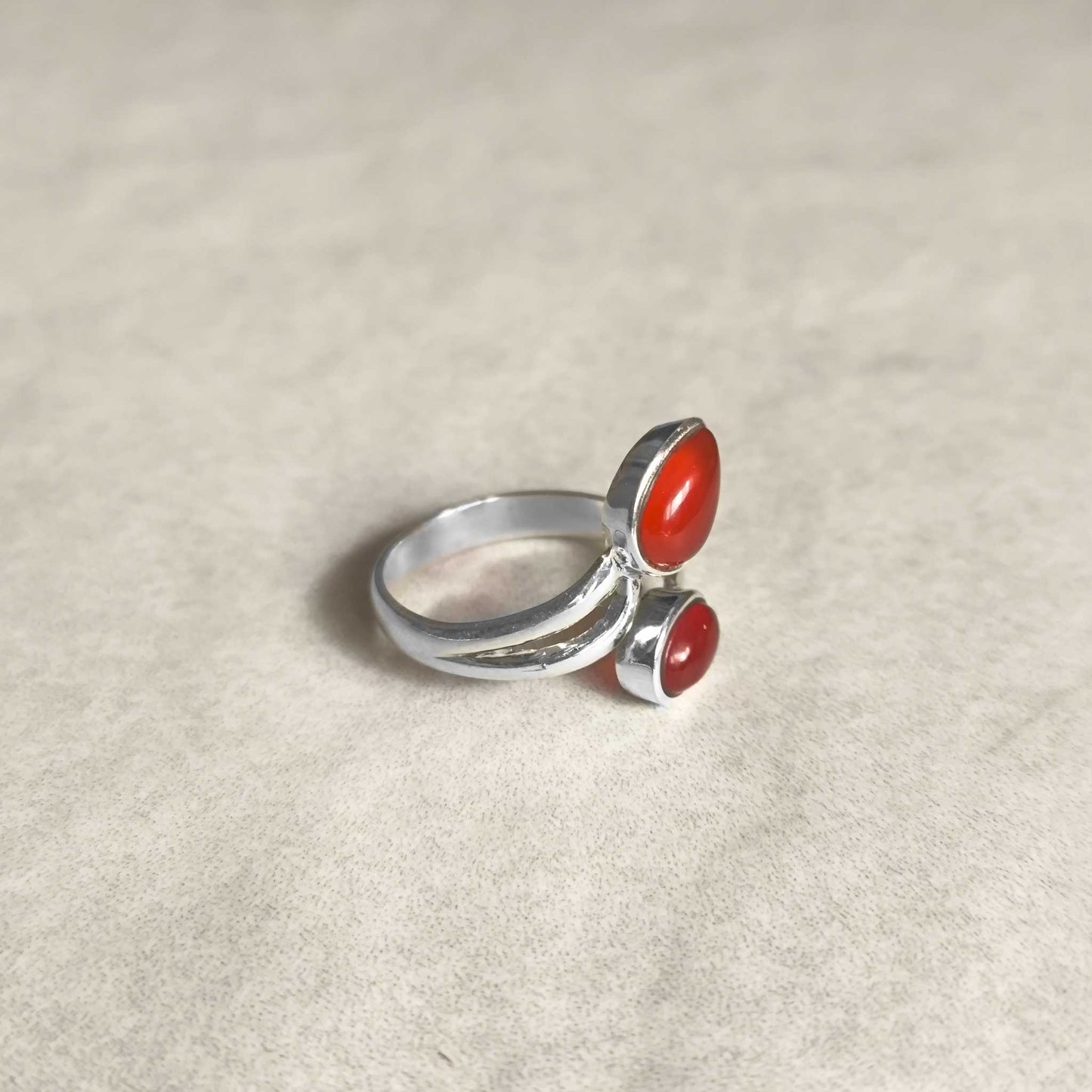 Anillo Ajustable de Plata de Ley con Cornalina Natural - Energía y Transformación