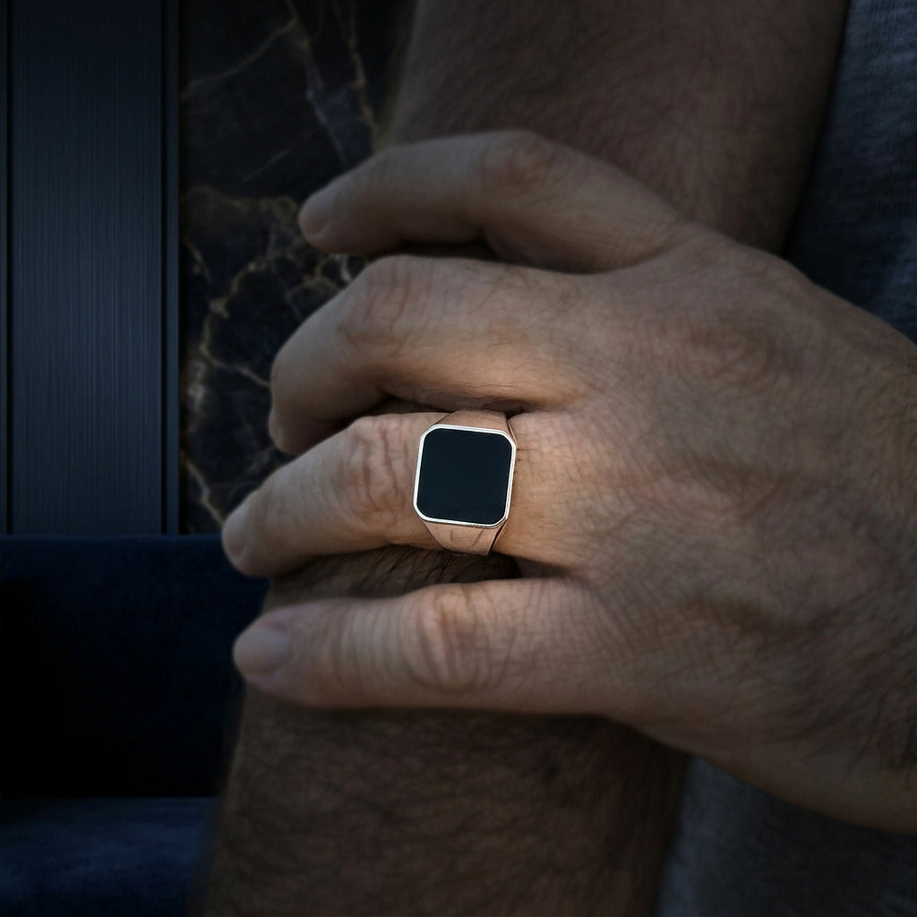 Anillo Sello Caballero de Plata de Ley 925 con Esmalte Negro