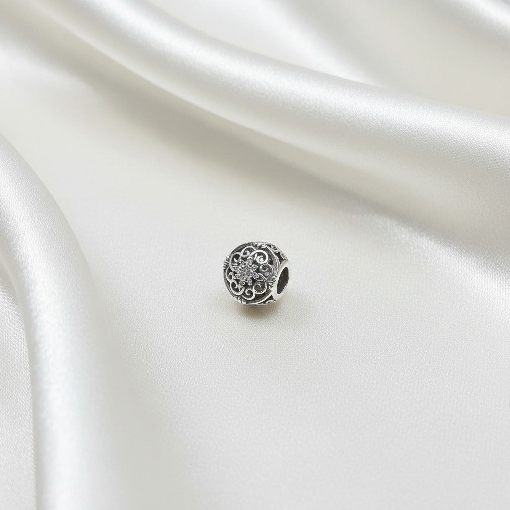Charm "Estrella del Destino" en Plata de Ley 925 - Calado con Circonitas Brillantes - Amuleto de Guía y Protección Espiritual
