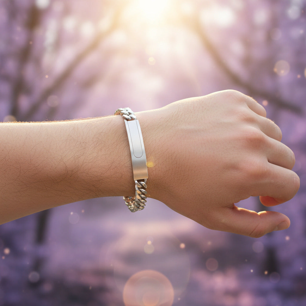 Pulsera "Escudo de Luz" – Acero Rodiado (21 cm, Eslabón Cubano)