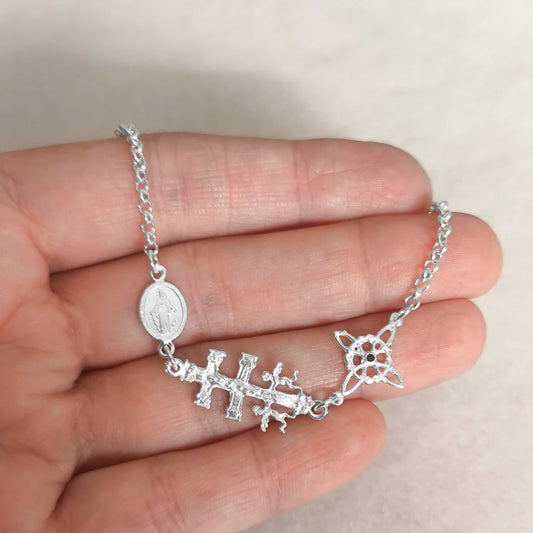 Pulsera de Plata de Ley Triple Protección: Nudo de Bruja, Cruz de Caravaca y San Benito