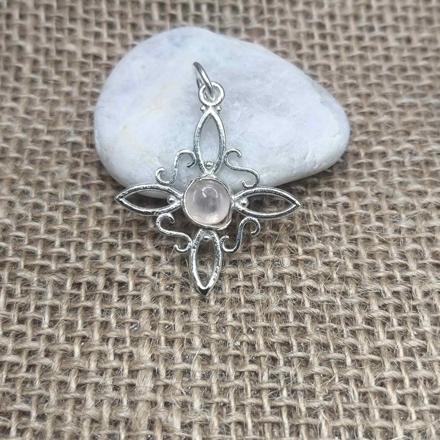 Colgante Nudo de Bruja MAXI (Plata de Ley 925) - Amuleto Celta de Protección y Energía de Amor (31.4 mm)