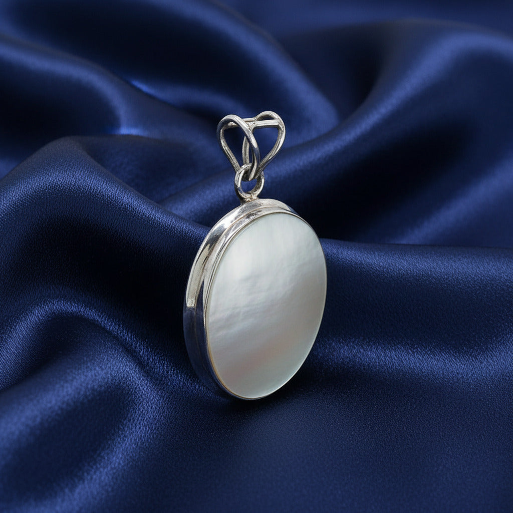 Colgante de Nácar Natural en Plata de Ley 925 Ovalado - Amuleto de Protección y Conexión Lunar para Regalo