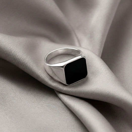 Anillo Sello Caballero de Plata de Ley 925 con Esmalte Negro