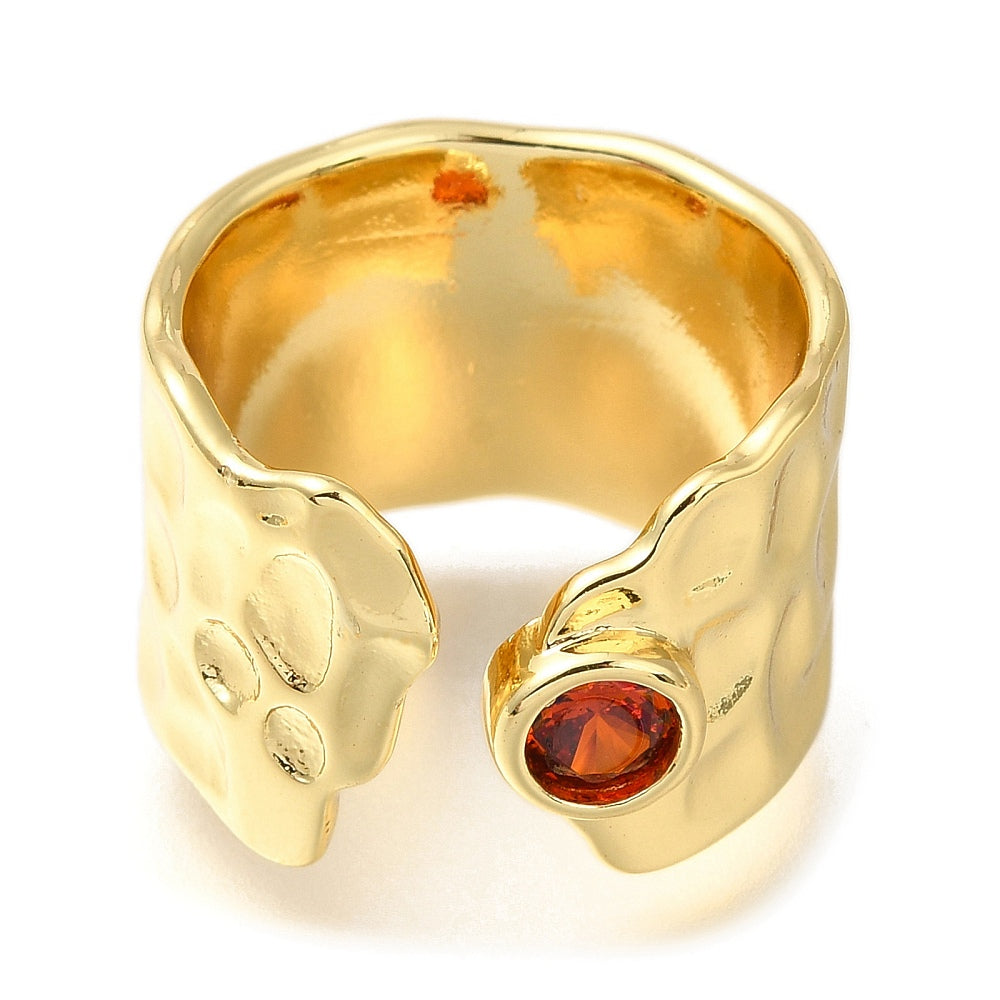 Anillo Ajustable Étnico Dorado con Circonita Roja - Fuego y Prosperidad