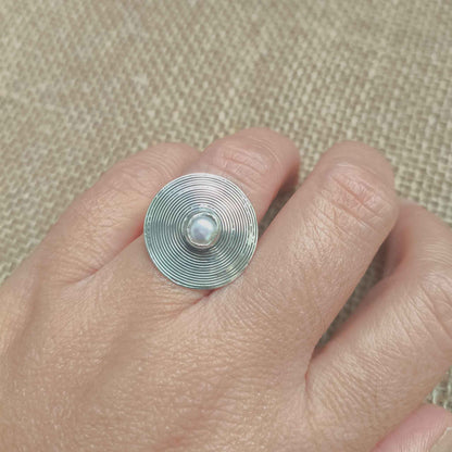 Anillo Ajustable en Plata de Ley y Perla - Círculos de Energía y Armonía Mágica
