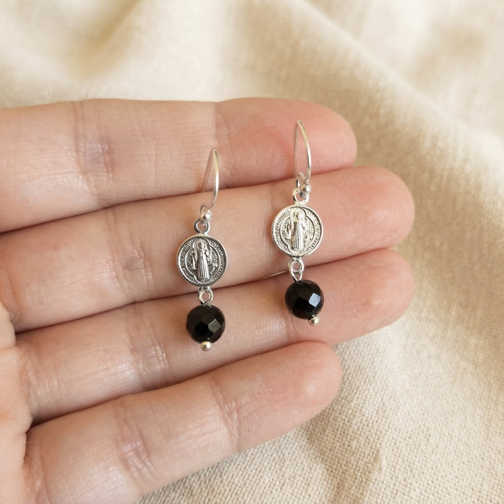 Pendientes San Benito y Ónix en Plata de Ley 925