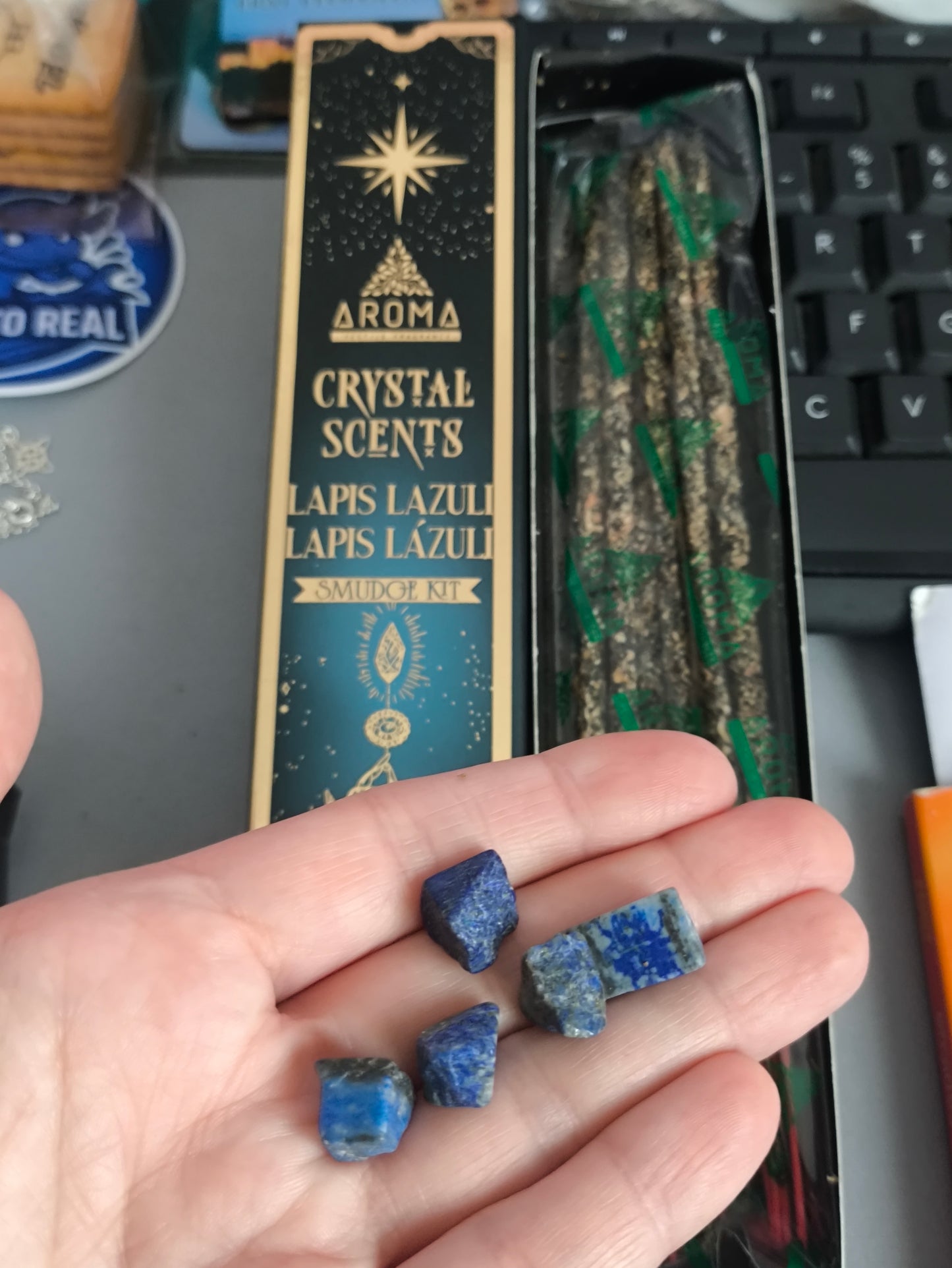 Incienso Artesanal Aroma – Kit de Bienestar con Piedras Naturales de Lapislázuli