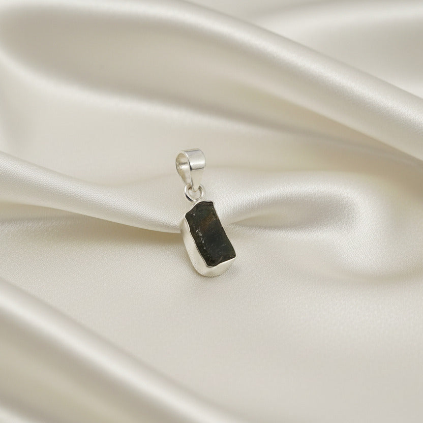 Colgante Moldavita en Plata de Ley 925 - Piedra Natural Transformadora