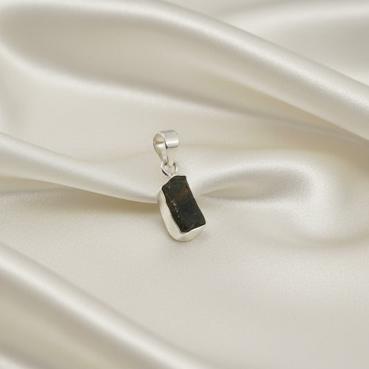 Colgante Moldavita en Plata de Ley 925 - Piedra Natural Transformadora