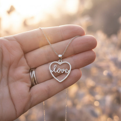 Colgante "Amor Eterno" en Plata de Ley Rodiada - Corazón con Circonitas y Mantra Love
