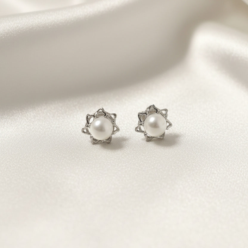 Pendientes "Esencia de Amor" en Plata Rodiada - Perla Cultivada y Orla de Corazones