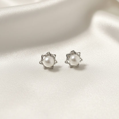Pendientes "Esencia de Amor" en Plata Rodiada - Perla Cultivada y Orla de Corazones