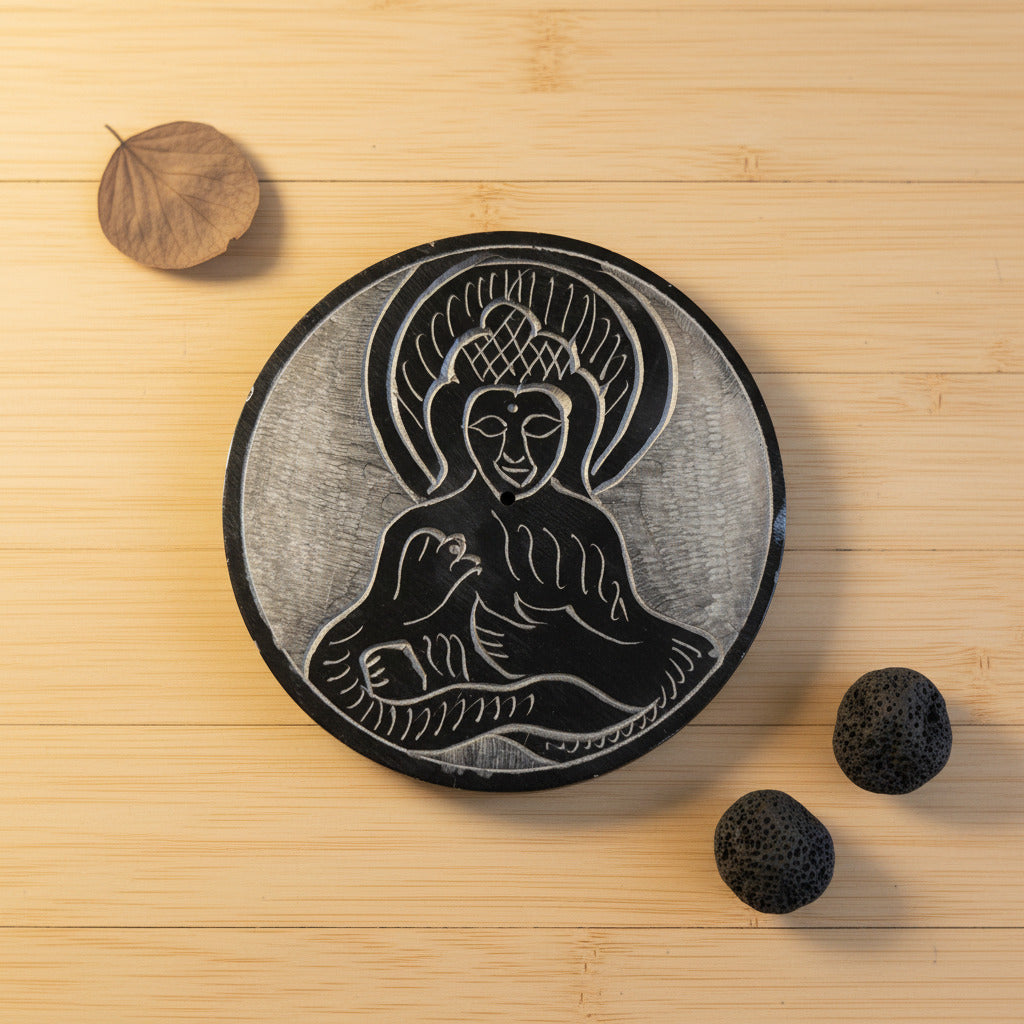 Porta-Incienso de Piedra Natural Buda Meditación – Plato Artesanal de India (7.5 cm)