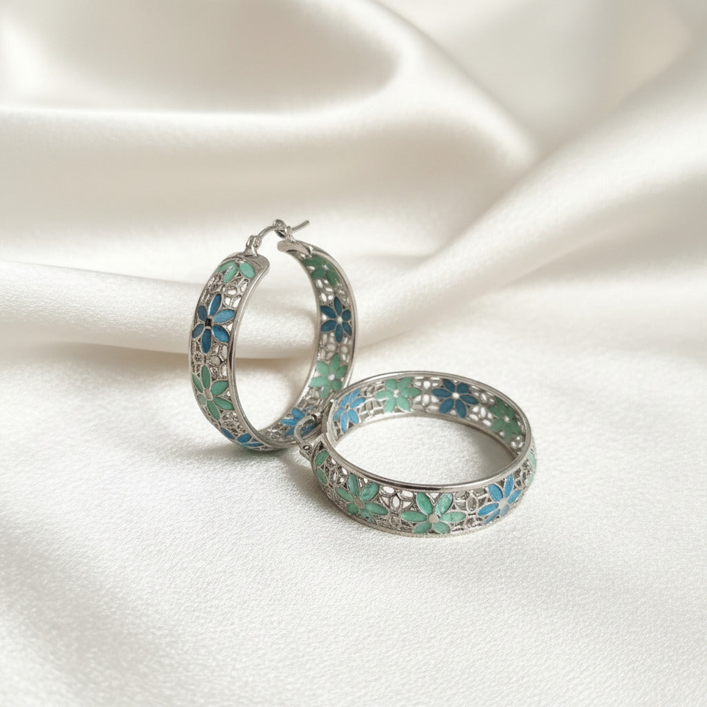 Aros "Eternal Blossom" – Pendientes Calados con Esmalte Floral en Plata de Ley 925 (34.5 mm)