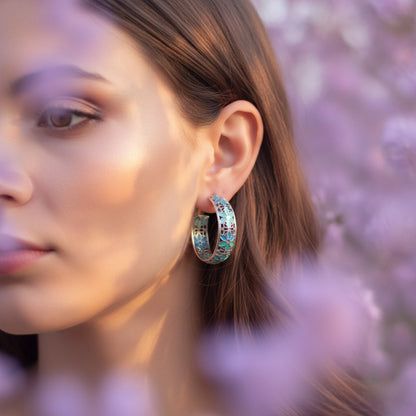 Aros "Eternal Blossom" – Pendientes Calados con Esmalte Floral en Plata de Ley 925 (34.5 mm)