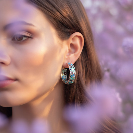 Aros "Eternal Blossom" – Pendientes Calados con Esmalte Floral en Plata de Ley 925 (34.5 mm)