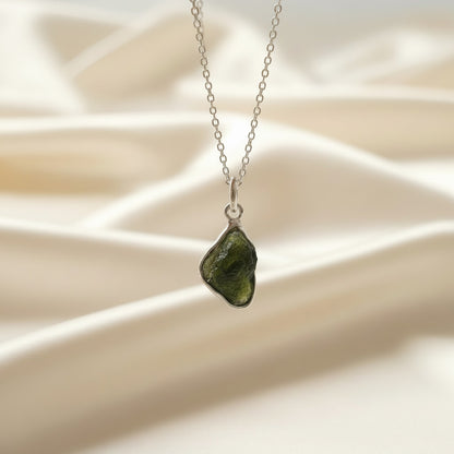 Colgante Moldavita en Plata de Ley 925 - Piedra Natural Transformadora