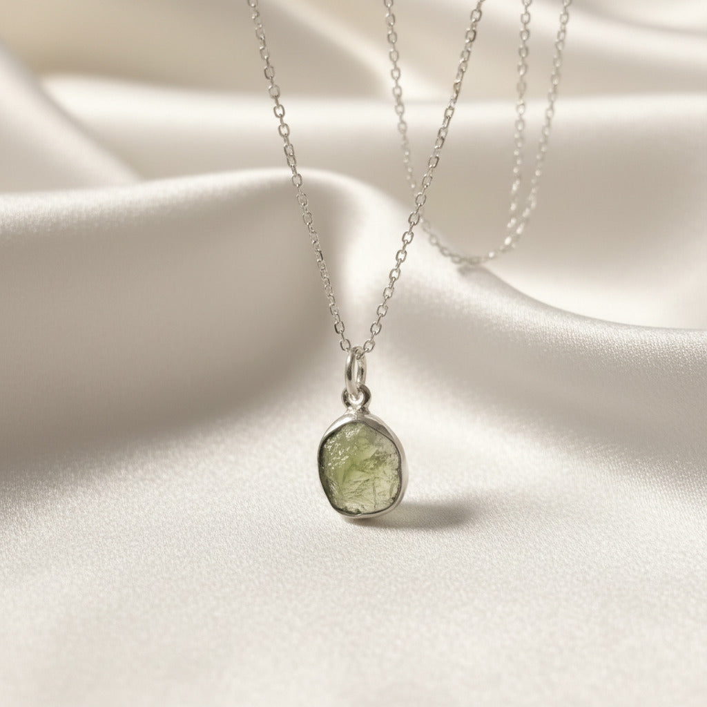 Colgante Moldavita en Plata de Ley 925 - Piedra Natural Transformadora