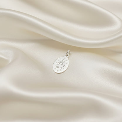 Medalla Virgen de la Milagrosa "Luz Guía" – Plata de Ley 925 (15x9.5 mm)