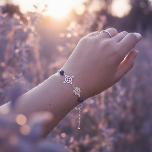 Pulsera "Vigilancia Esencial" – Nudo de Bruja, Tetragramatón y Lapislázuli en Plata de Ley 925