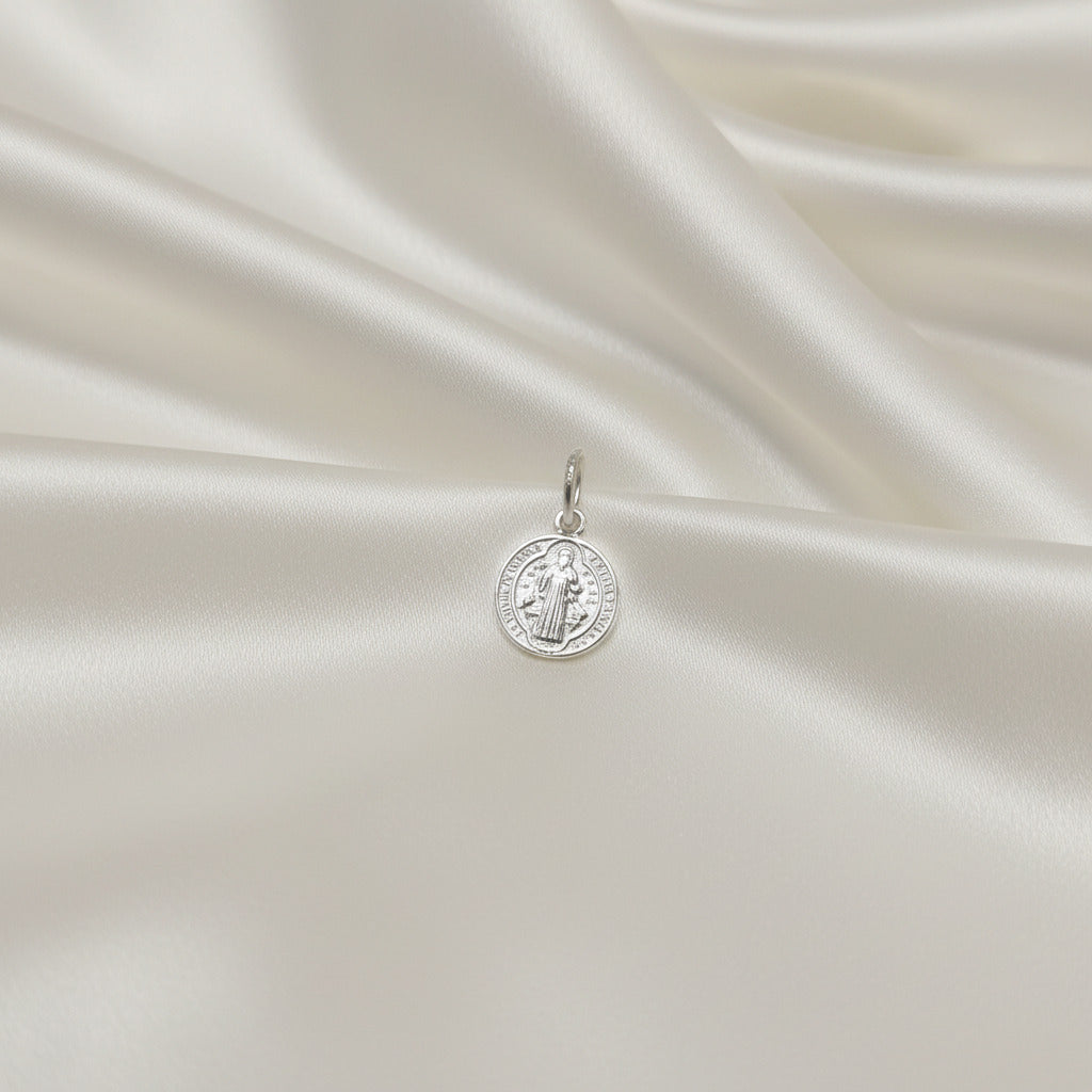 Colgante "Protección Atemporal" – San Benito de 10.8 mm en Plata de Ley 925
