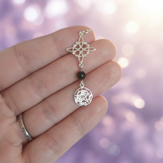 Colgante Triple Protección de Base (Plata de Ley) - Nudo de Bruja, Tetragramatón y Ónix Negro