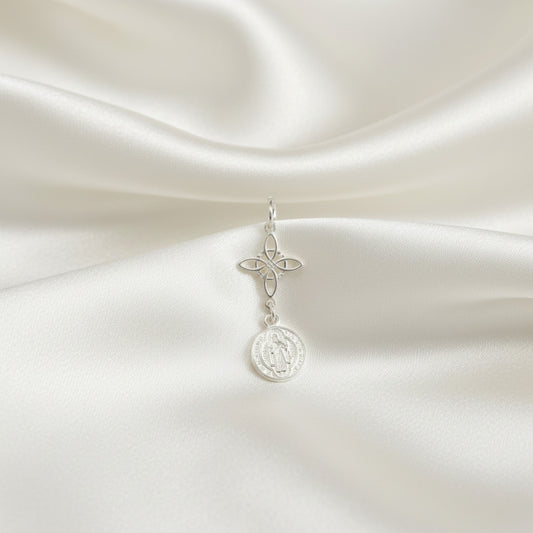 Colgante "Doble Resguardo" – Nudo de Bruja y San Benito en Plata de Ley 925