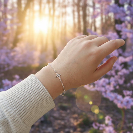 Pulsera "Vibración Amorosa" – Nudo de Bruja y Cuarzo Rosa en Plata de Ley 925