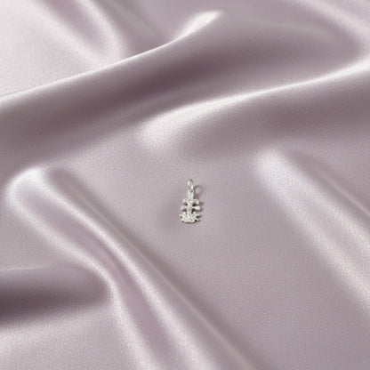 Colgante Mini "Luz de Caravaca" – Cruz de Plata de Ley (10x6 mm)
