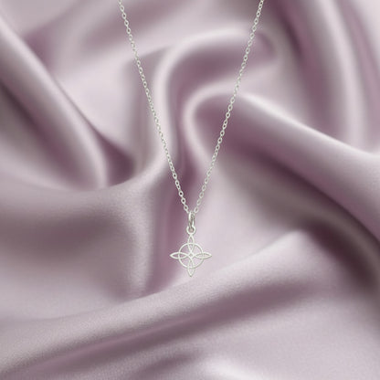 Colgante "Nudo de Bruja" Mini – Geometría Sagrada en Plata de Ley