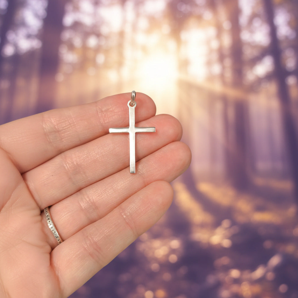 Colgante "Dualidad Sagrada" – Cruz de Doble Faz en Plata de Ley (Pulida y Labrada)