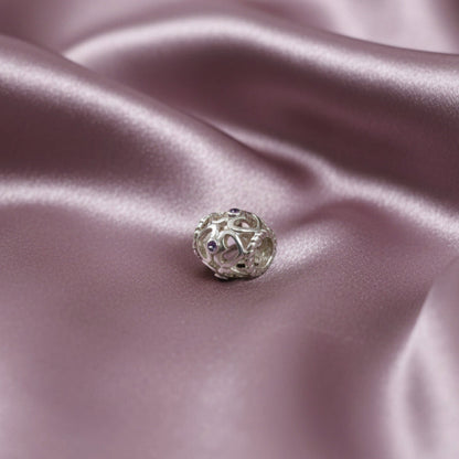 Charm Corazón Calado - Plata de Ley 925 y Circonita Malva - Amuleto de Amor Propio y Regalo Espiritual