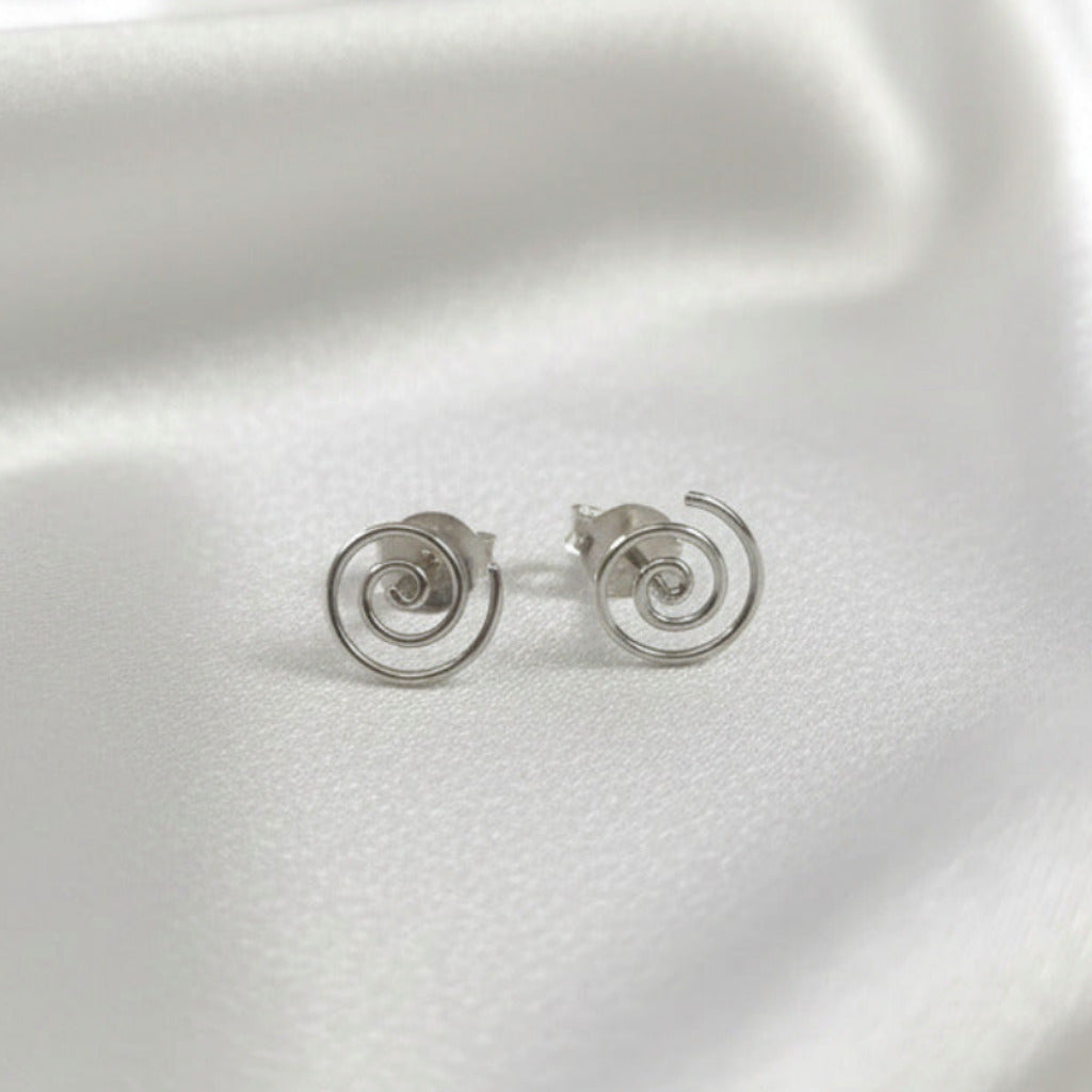 Pendientes Espiral Infinito - Plata de Ley 925 - Amuleto de Evolución y Regalo de Conexión Espiritual