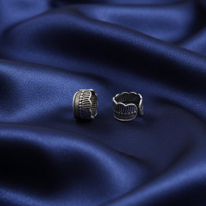Pendientes de Cartílago Ear Cuff Labrados de Plata de Ley 925 - Amuleto de Protección Auditiva, Escudo Energético y Regalo Místico