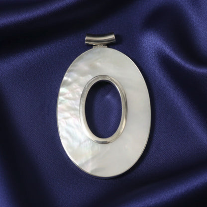 Maxi Colgante Ovalado de Plata de Ley 925 y Nácar Natural - Amuleto de Intuición Lunar, Protección Espiritual y Regalo de Alta Joyería Mística