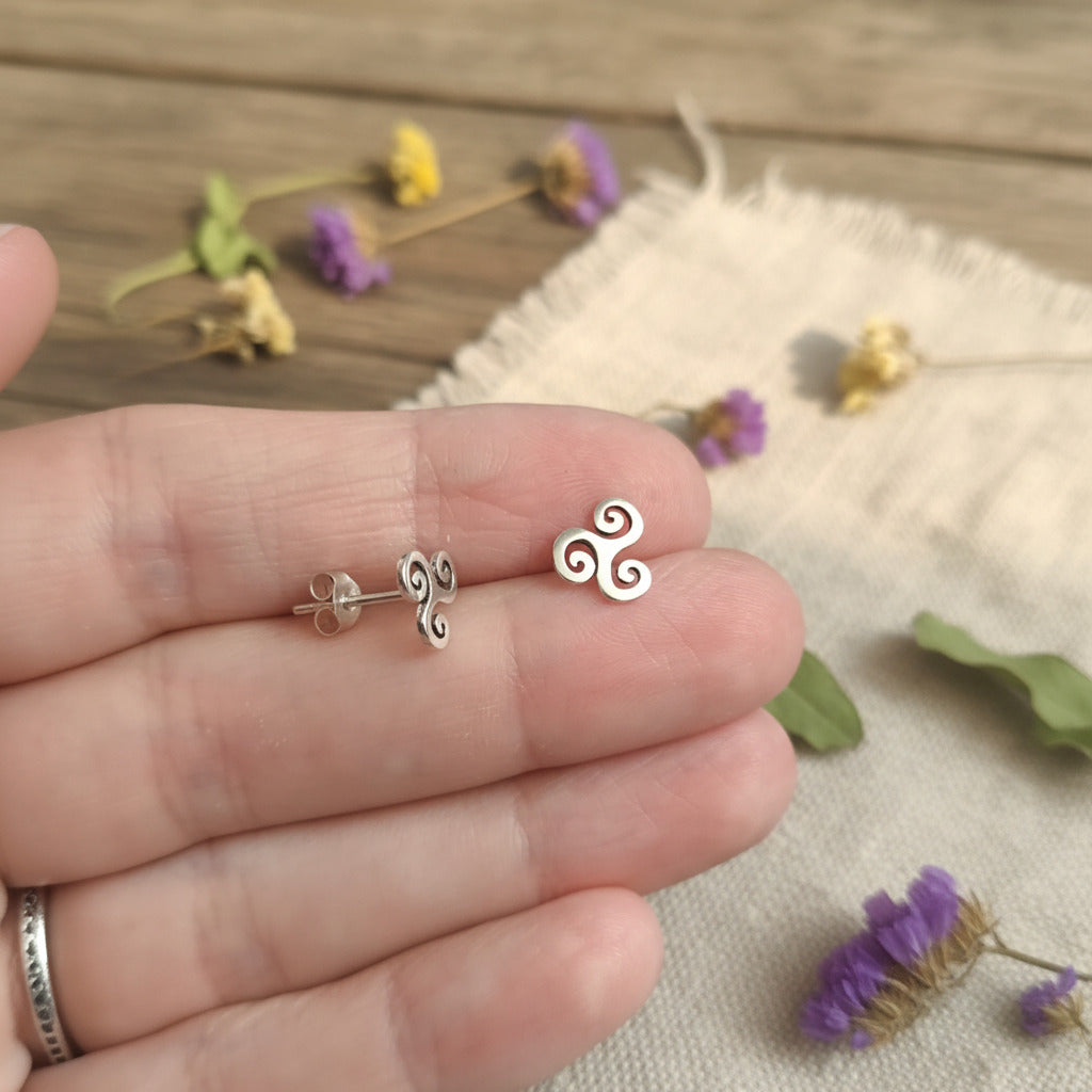 Pendientes Trisquel de Plata de Ley 925 - Amuleto Celta de Protección y Regalo Místico