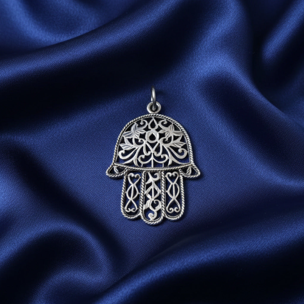 Colgante Mano de Fátima de Plata de Ley 925 Calada - Amuleto de Protección Espiritual y Regalo Sagrado