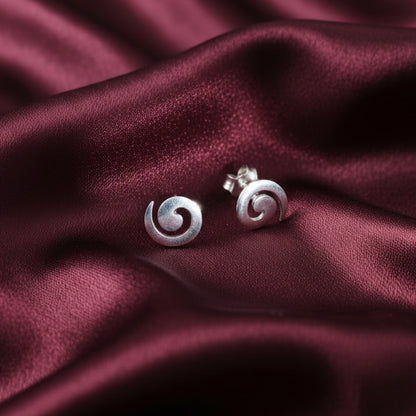 Pendientes de Espiral en Plata de Ley 925 - Amuleto de Evolución Espiritual, Crecimiento Interior y Regalo Místico