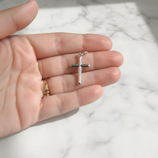 Cruz Clasica Facetada en Plata de Ley 925 - Amuleto de Proteccion y Regalo