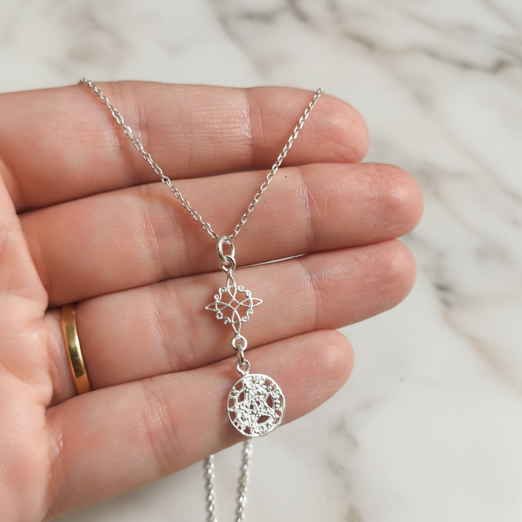 Colgante Nudo de Bruja y Tetragramatón en Plata de Ley 925 - Amuleto de Protección