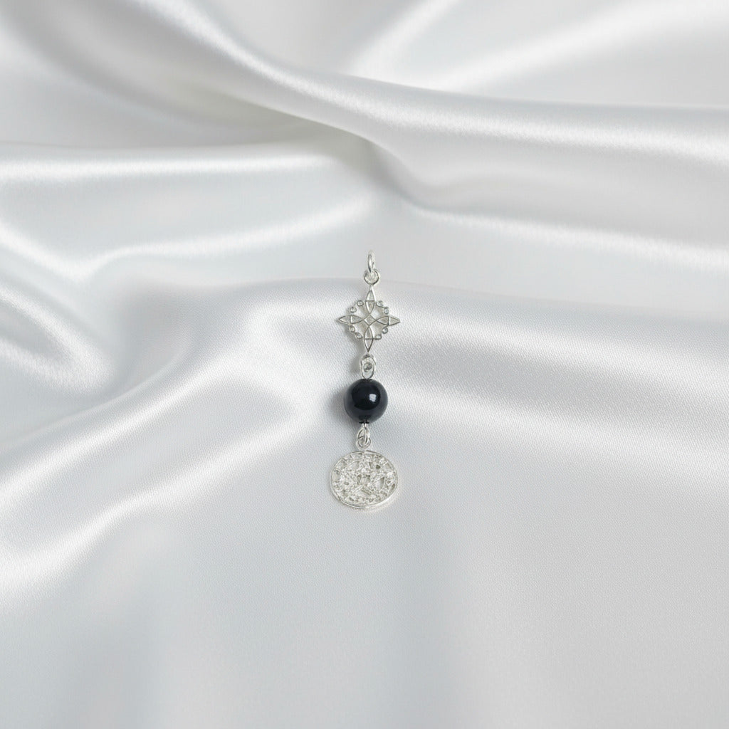 Colgante Nudo de Bruja y Tetragramatón en Plata de Ley 925 con Ónix - Amuleto de Protección